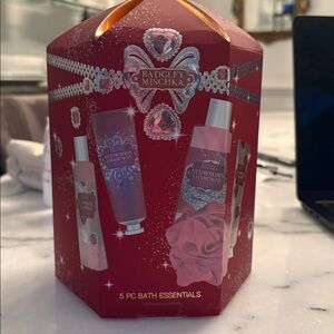 NEW Badgley Mischka 5Pc Strawberry Champagne Bath Gift Set 🎁